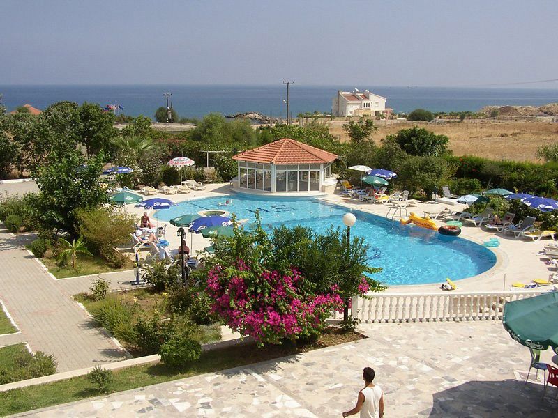 Sempati Hotel Lapithos  Eksteriør billede